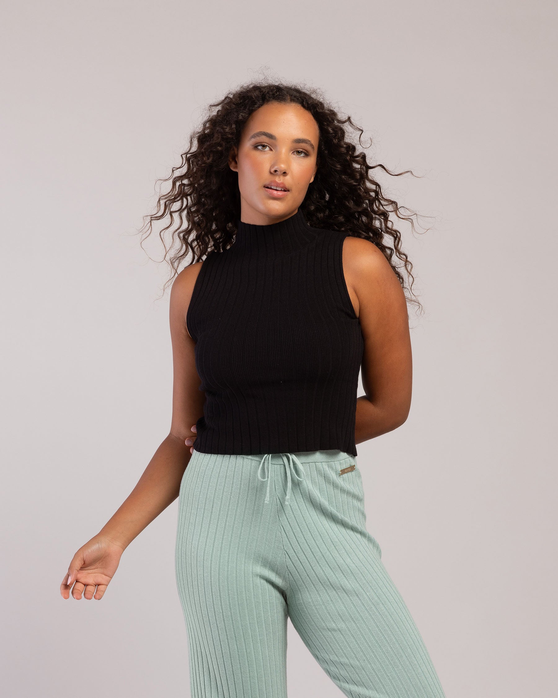 Rib Lounge Funnel Neck
